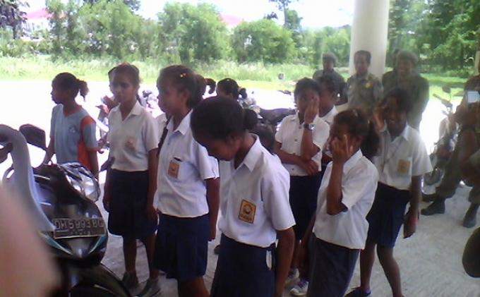 20131217_200657_siswa-smp-rebutan.jpg