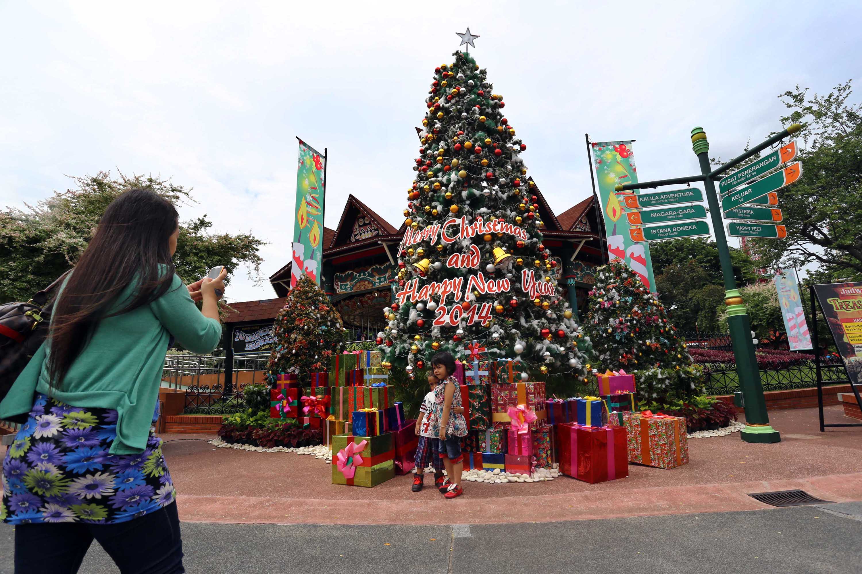 20131222_190155_hiasan-pohon-natal-di-dufan.jpg