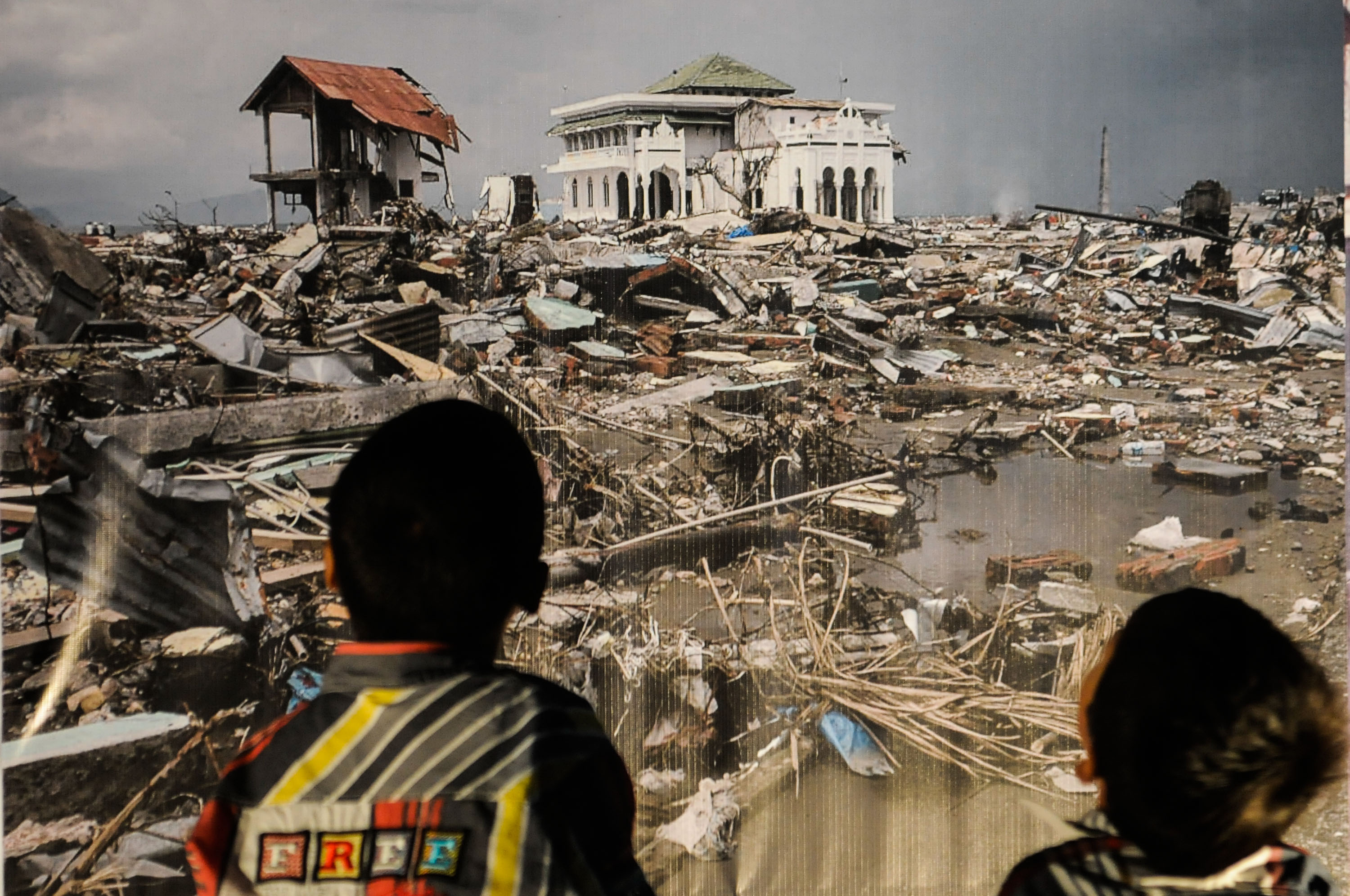 20131226_174418_pameran-foto-tsunami-aceh.jpg