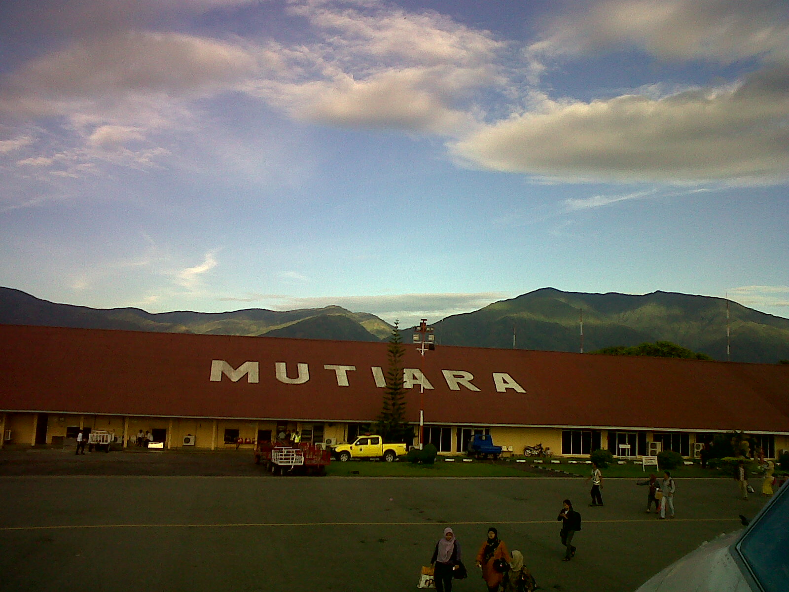20140114_145920_bandara-mutiara-palu.jpg