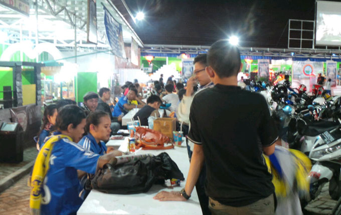 20140119_225901_pendukung-chelsea-sudah-berkumpul.jpg