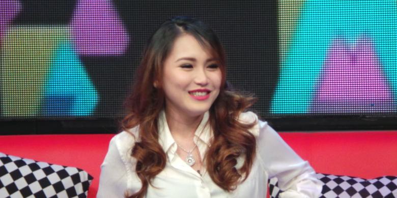 20140120_161326_ayu-ting-ting-jelaskan-persalinan.jpg