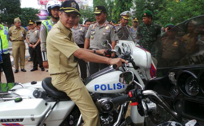 20140131_231818_ganjar-pranowo-on-the-bike.jpg
