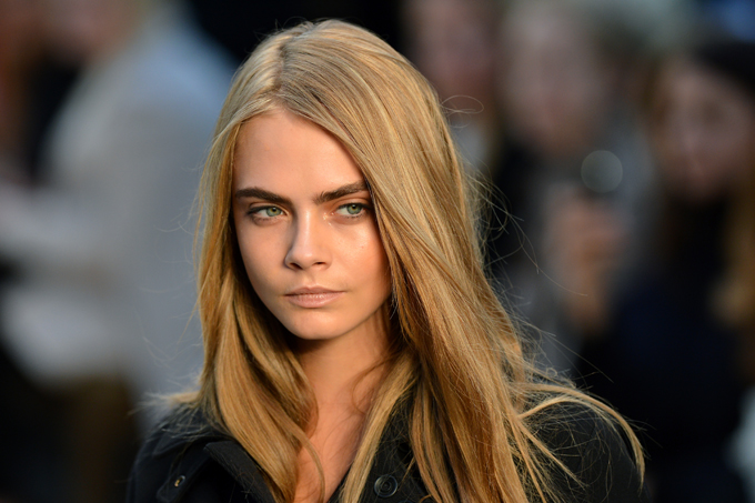 20140203_131345_cara-delevingne-burberry.jpg