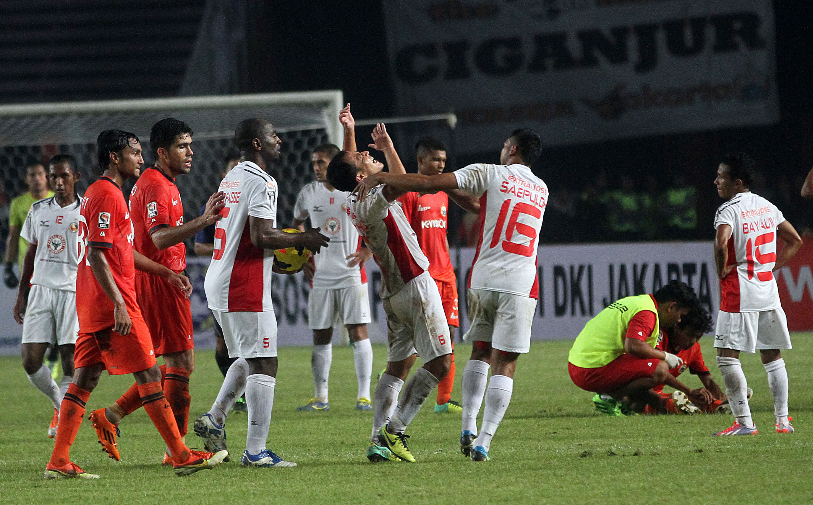 20140209_035047_persija-vs-semen-padang-2-0-laga-isl.jpg