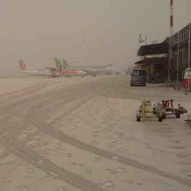 20140214_111352_bandara-adi-sutjipto-gunung-kelud.jpg