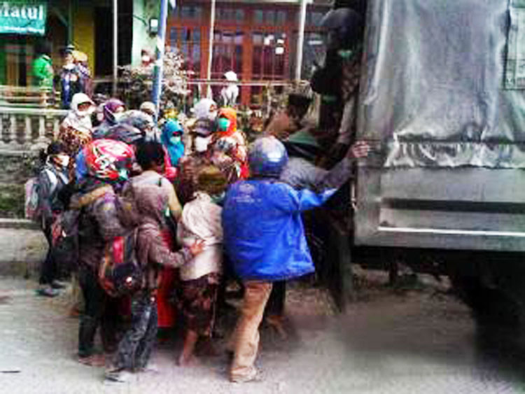 20140214_180636_kostrad-di-kelud.jpg