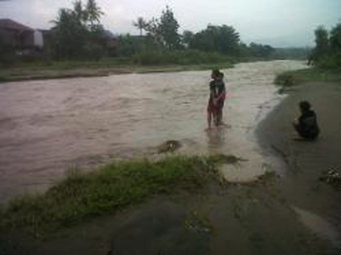 20140217_174429_aliran-lahar-dingin-gunung-kelud-ok1.jpg