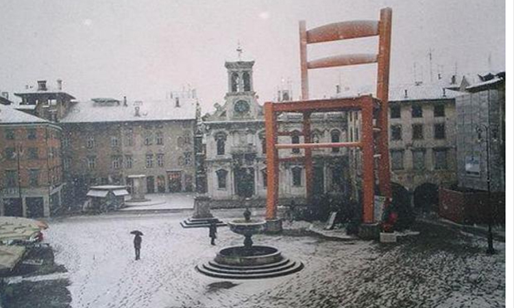 20140219_203522_kursi-terbesar.jpg