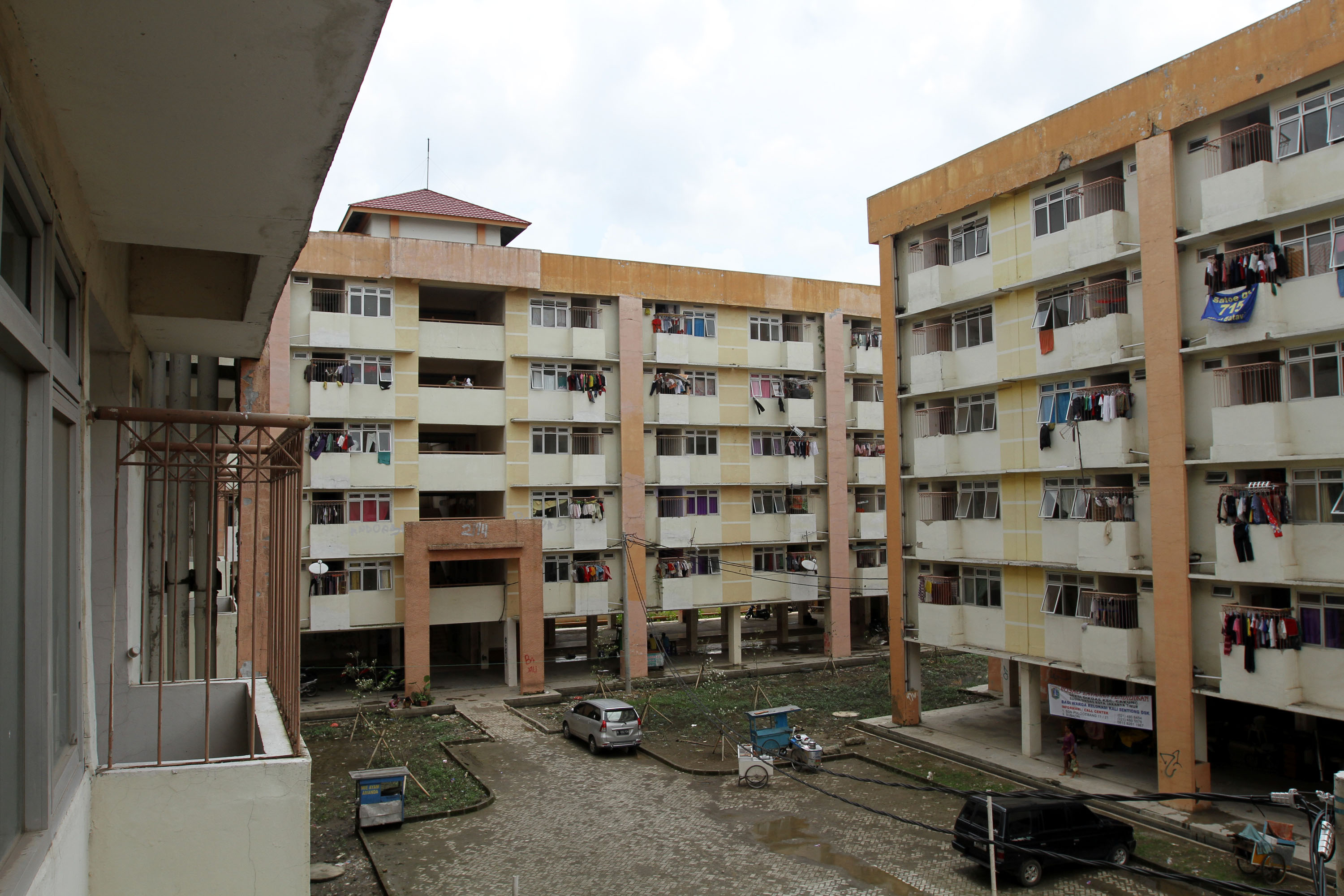 20140226_013239_perbaikan-rusun-komarudin-terhambat.jpg