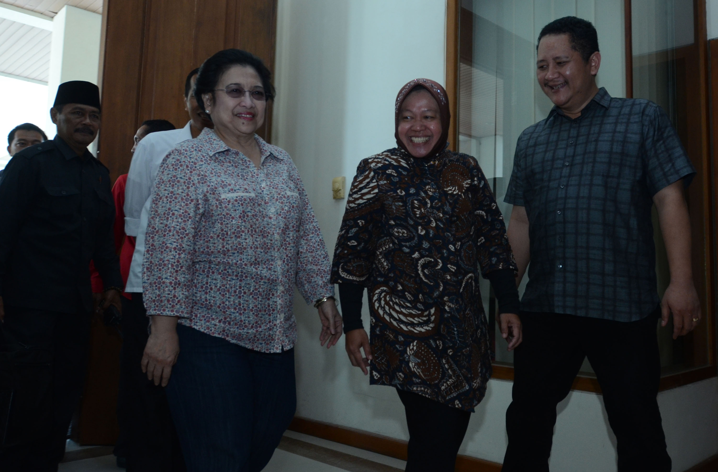 20140301_162135_megawati-dan-jokowi-bertemu-risma-dan-wisnu-sakti.jpg