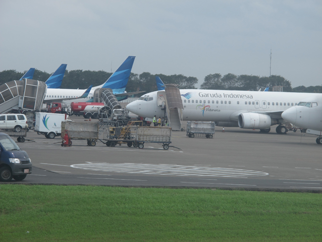 20140301_214506_pesawat-garuda-berjejer-di-soekarno-hatta.jpg