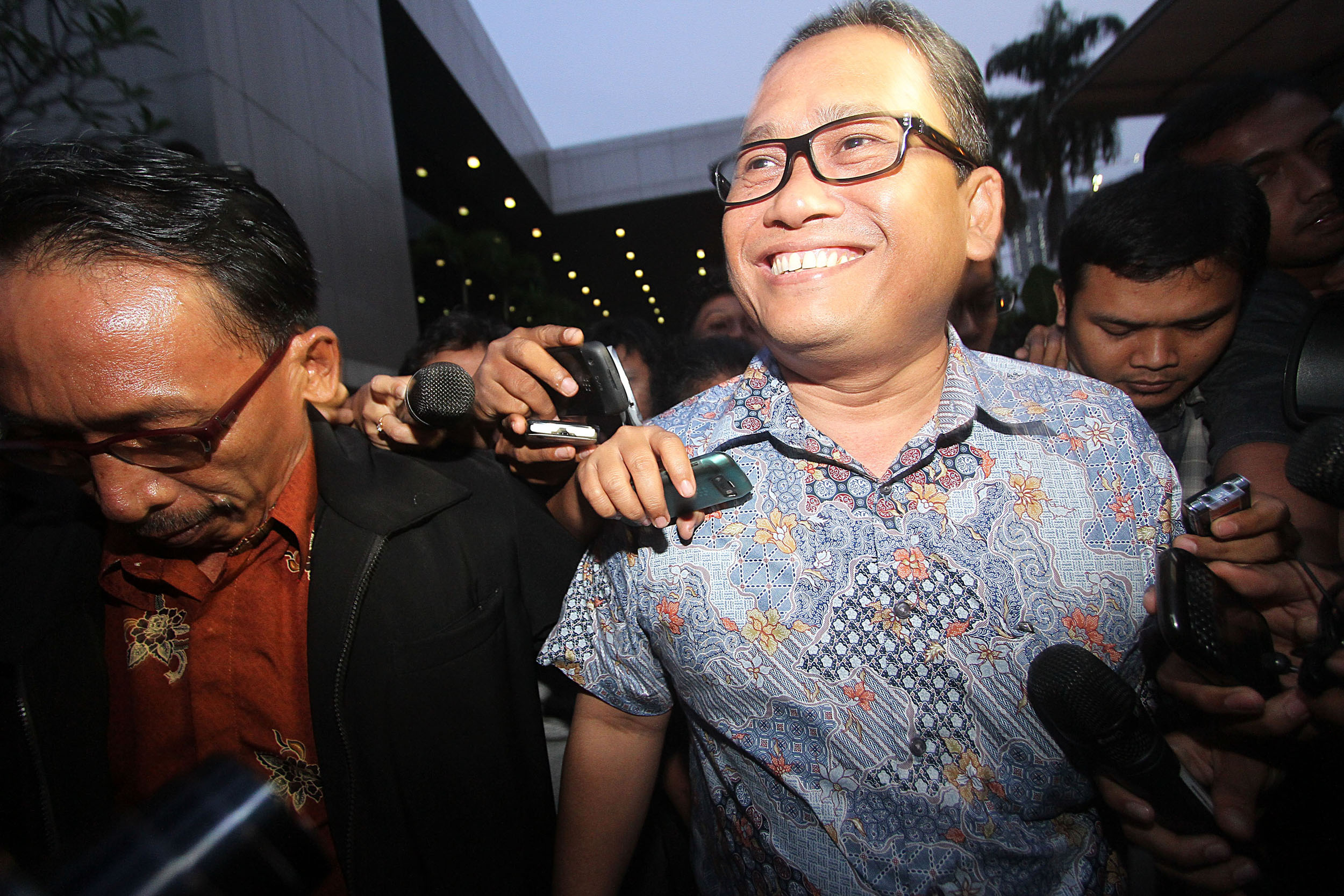 20140306_004129_amir-hamzah-mantan-wakil-bupati-lebak-diperiksa-kpk.jpg