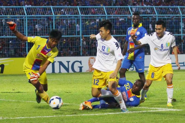 20140311_204736_kurnia-meiga-arema-hanoi.jpg