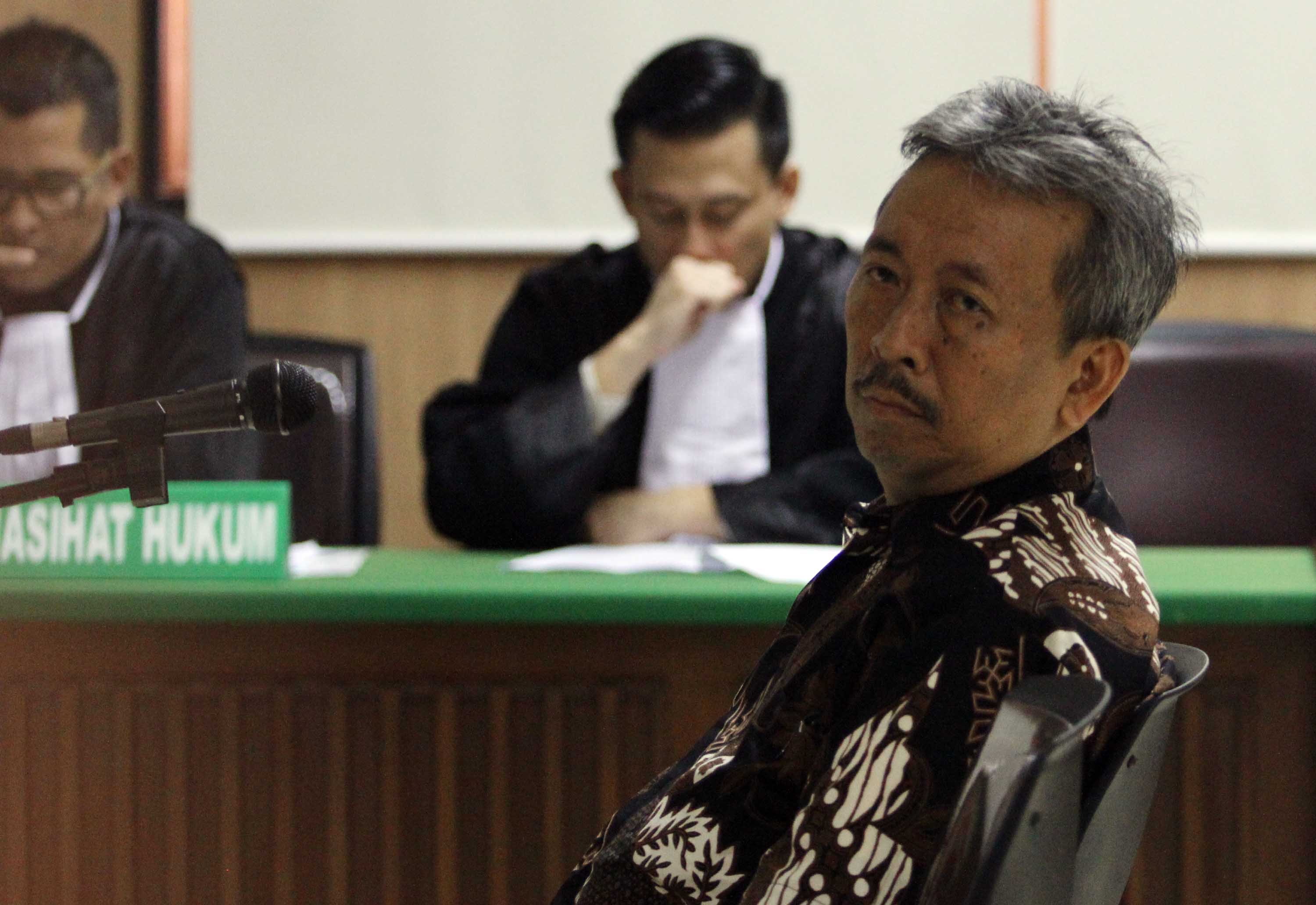 20140319_154423_gatot-supiartono-pembunuh-holly-jalani-sidang-perdana.jpg
