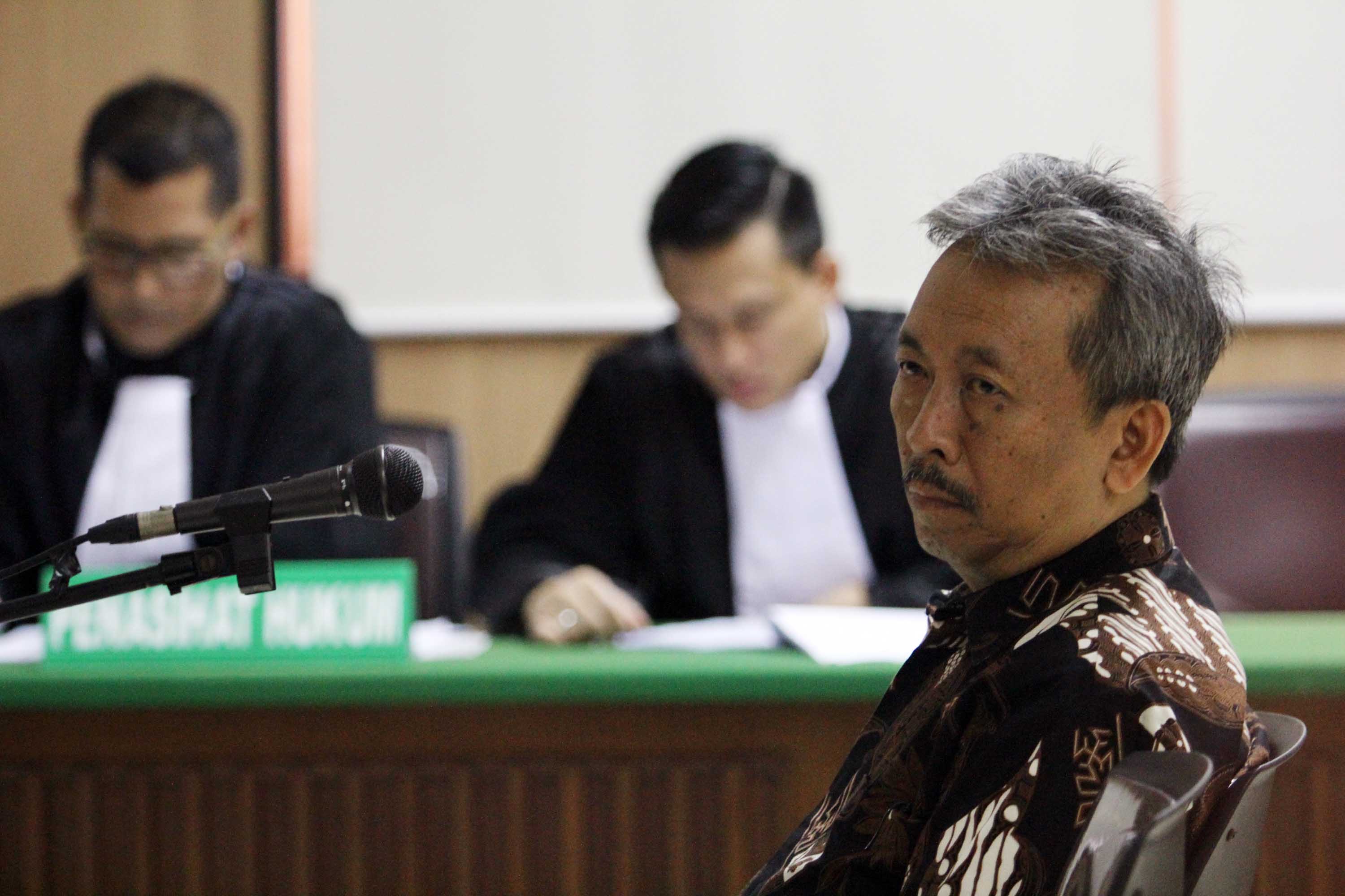 20140319_154525_gatot-supiartono-pembunuh-holly-jalani-sidang-perdana.jpg