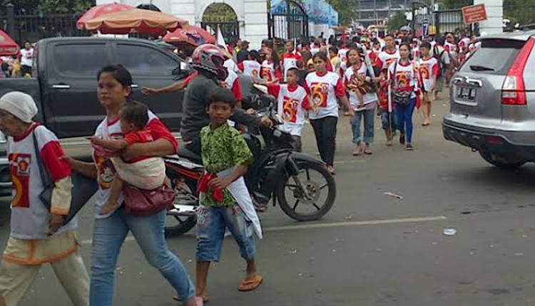 20140323_193416_anak-anak-di-sela-kampanye-gerindra.jpg