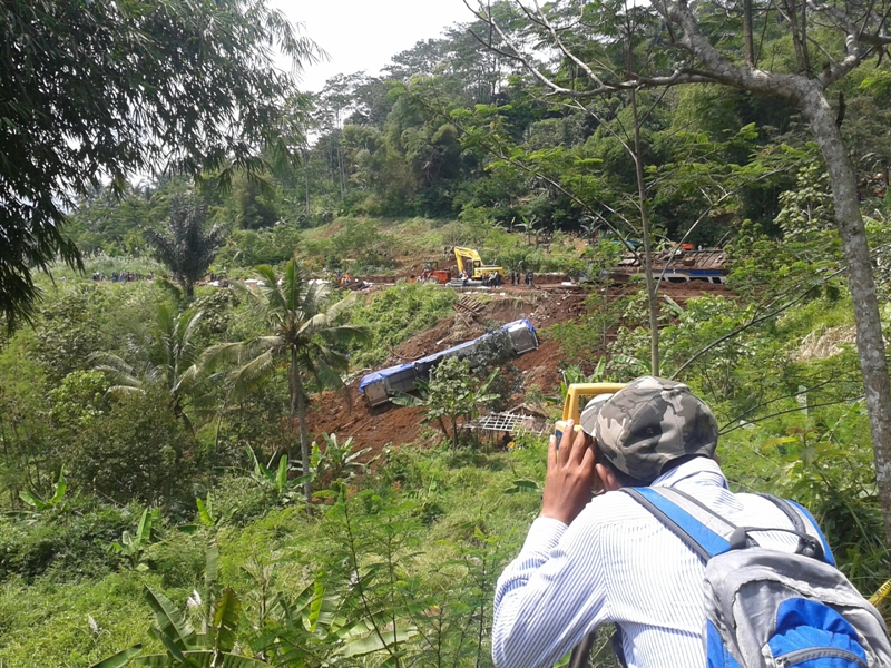 20140406_180517_pemetaan-tanah.jpg