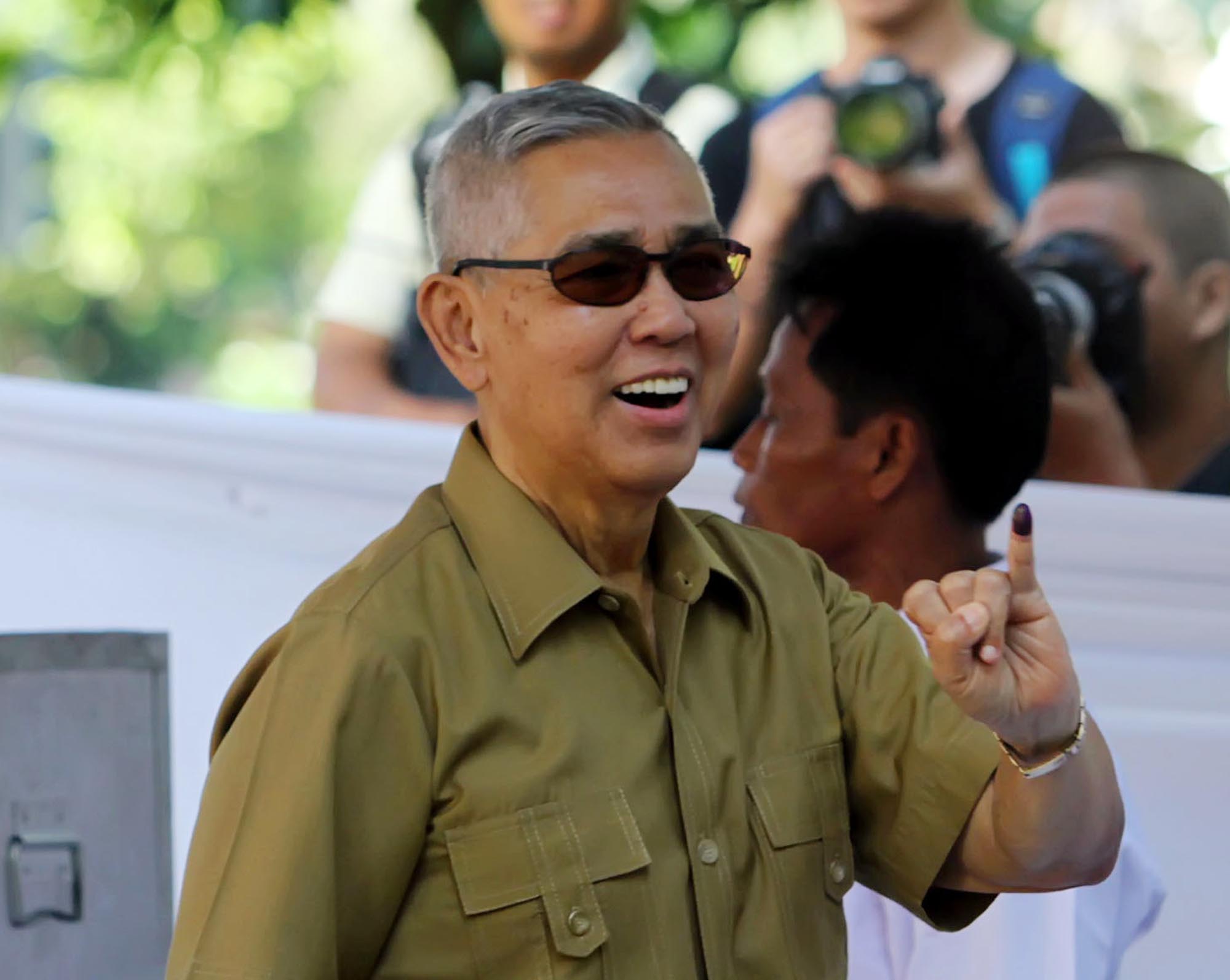 20140409_181817_try-sutrisno-nyoblos-di-pemilu-2014.jpg