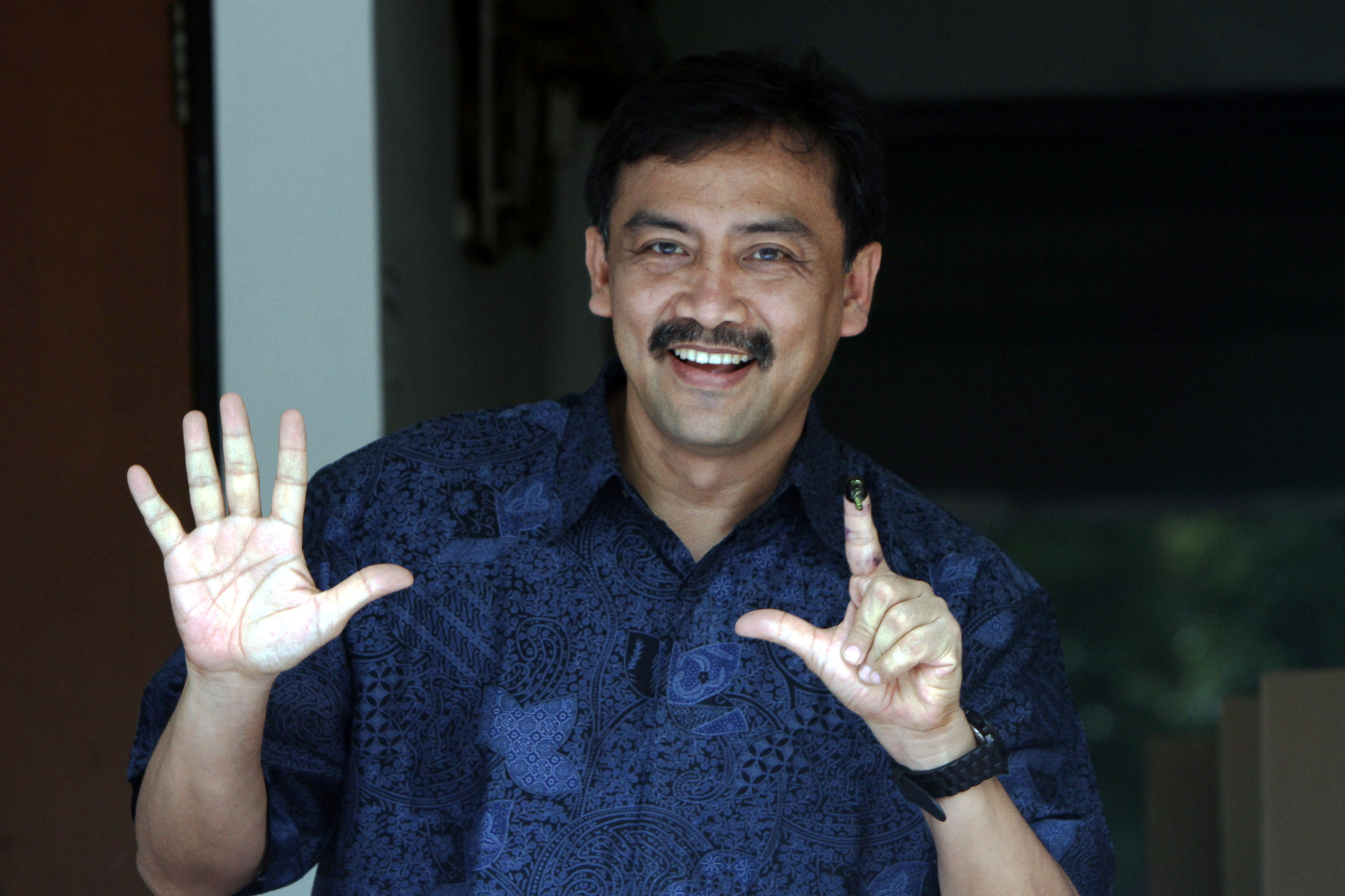 20140409_193413_andi-mallarangeng-nyoblos-di-rutan-kpk.jpg