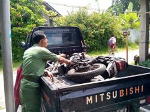20140416_115345_motor-selingkuhan-dibakar.jpg