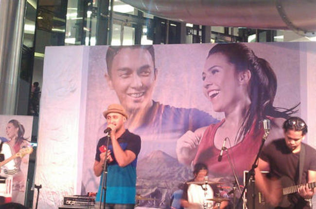 20140418_083229_band-alexa.jpg