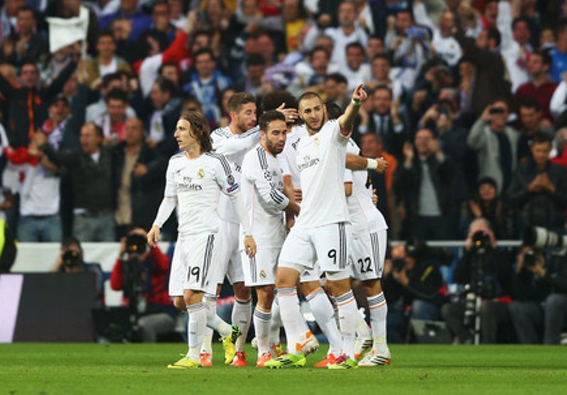 20140424_025043_karim-benzema-dikepungtemennnn.jpg