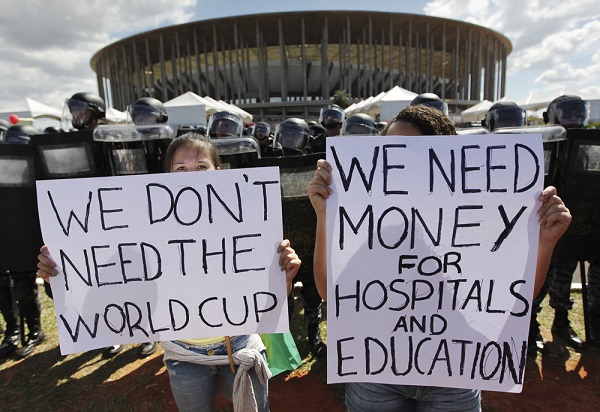 20140516_131520_rakyat-brasil-demonstrasi.jpg