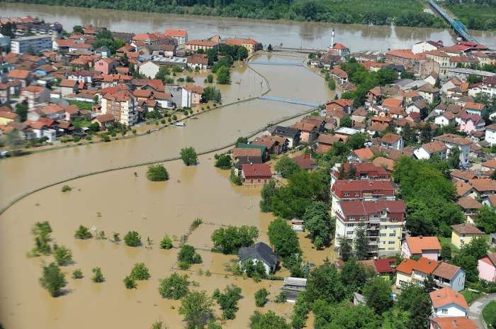 20140523_103558_banjir-di-kawasan-balkan.jpg