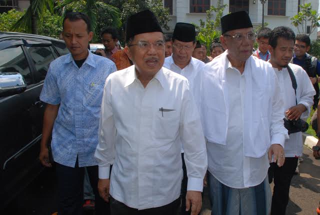 20140523_125831_jusuf-kalla-sambangi-ponpes-al-hikam.jpg