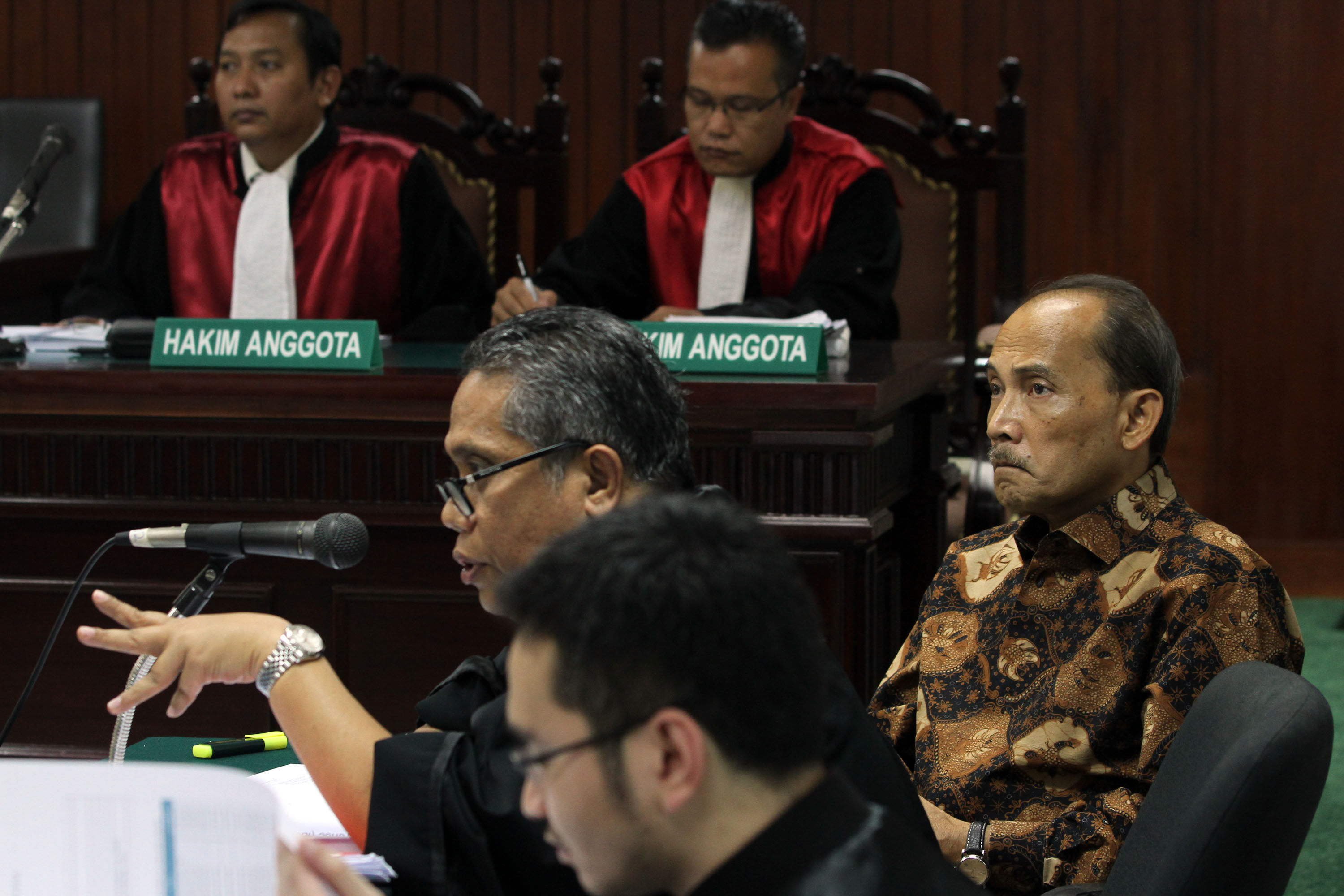 20140603_002028_sidang-budi-mulya.jpg