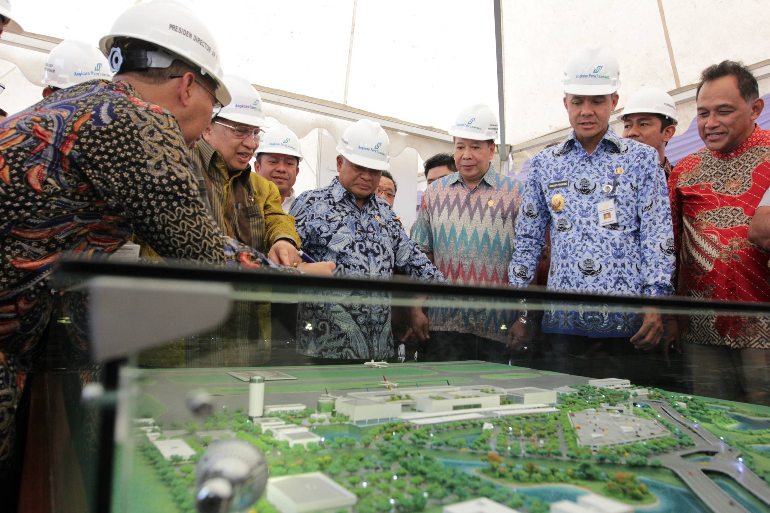 20140617_171039_proyek-pengembangan-bandara-ahmad-yani-dimulai.jpg