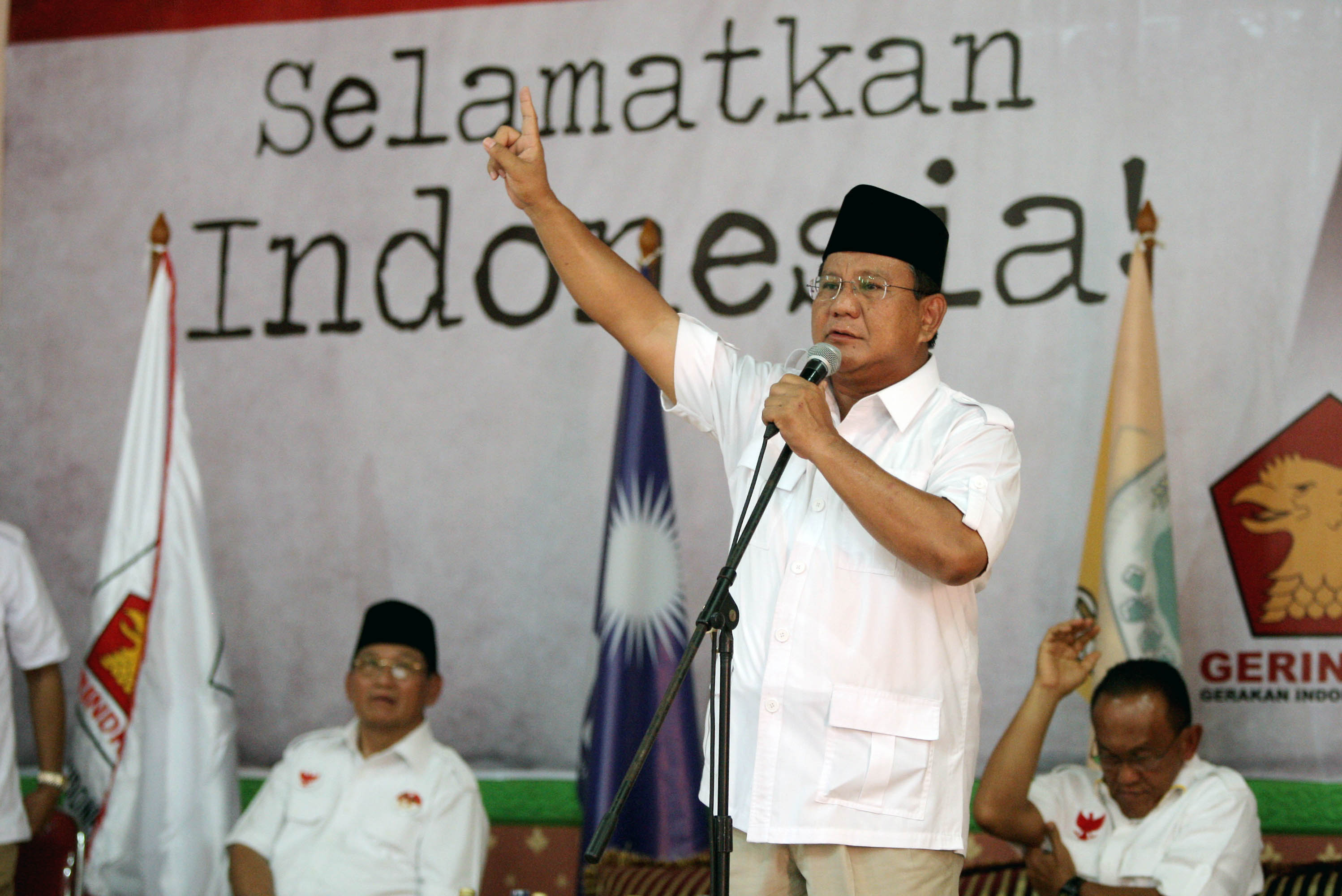 20140618_144753_capres-prabowo-kunjungi-posko-merah-putih.jpg