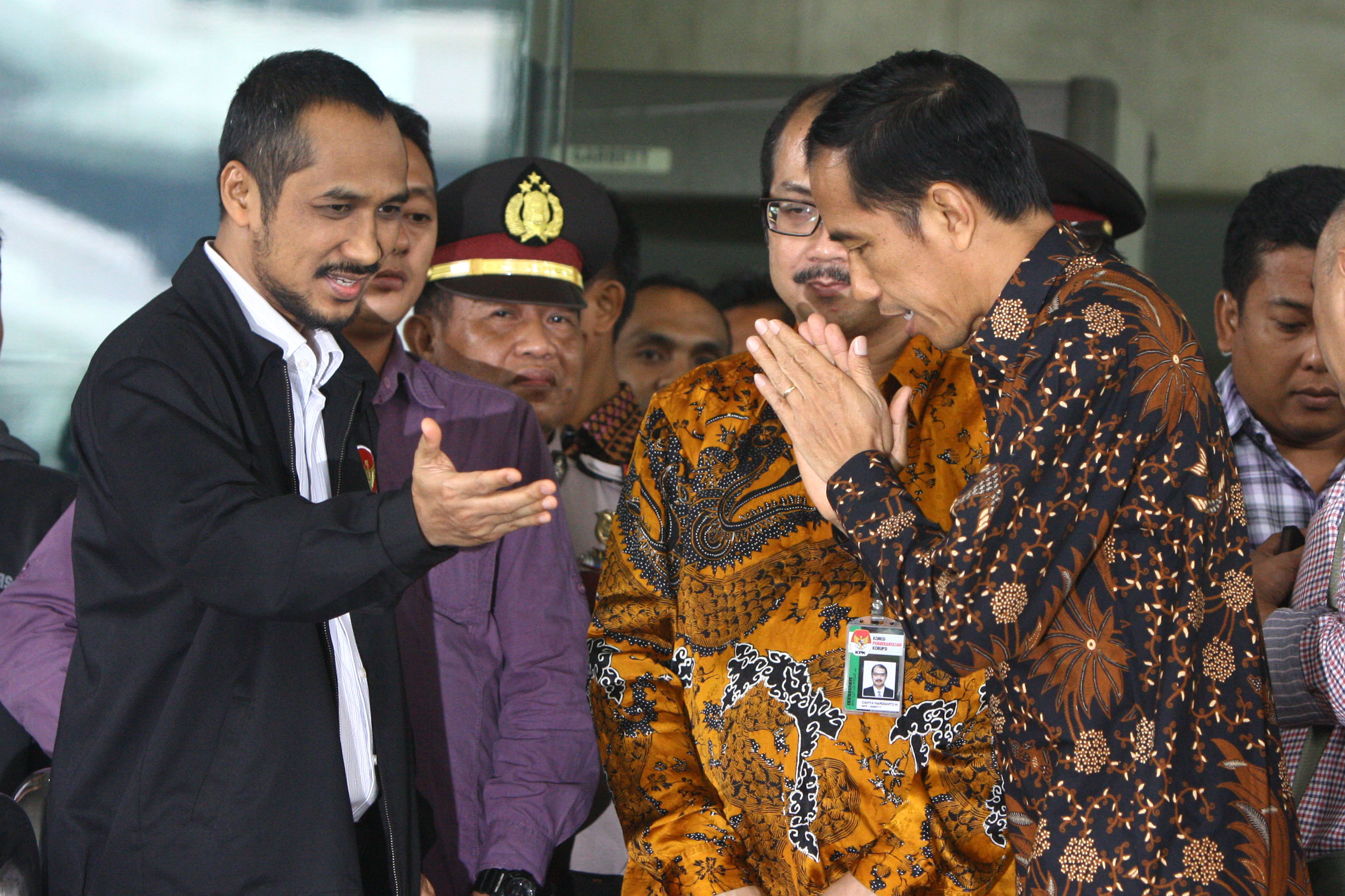 20140626_160003_jokowi-usai-klarifikasi-harta-kekayaan-di-kpk.jpg