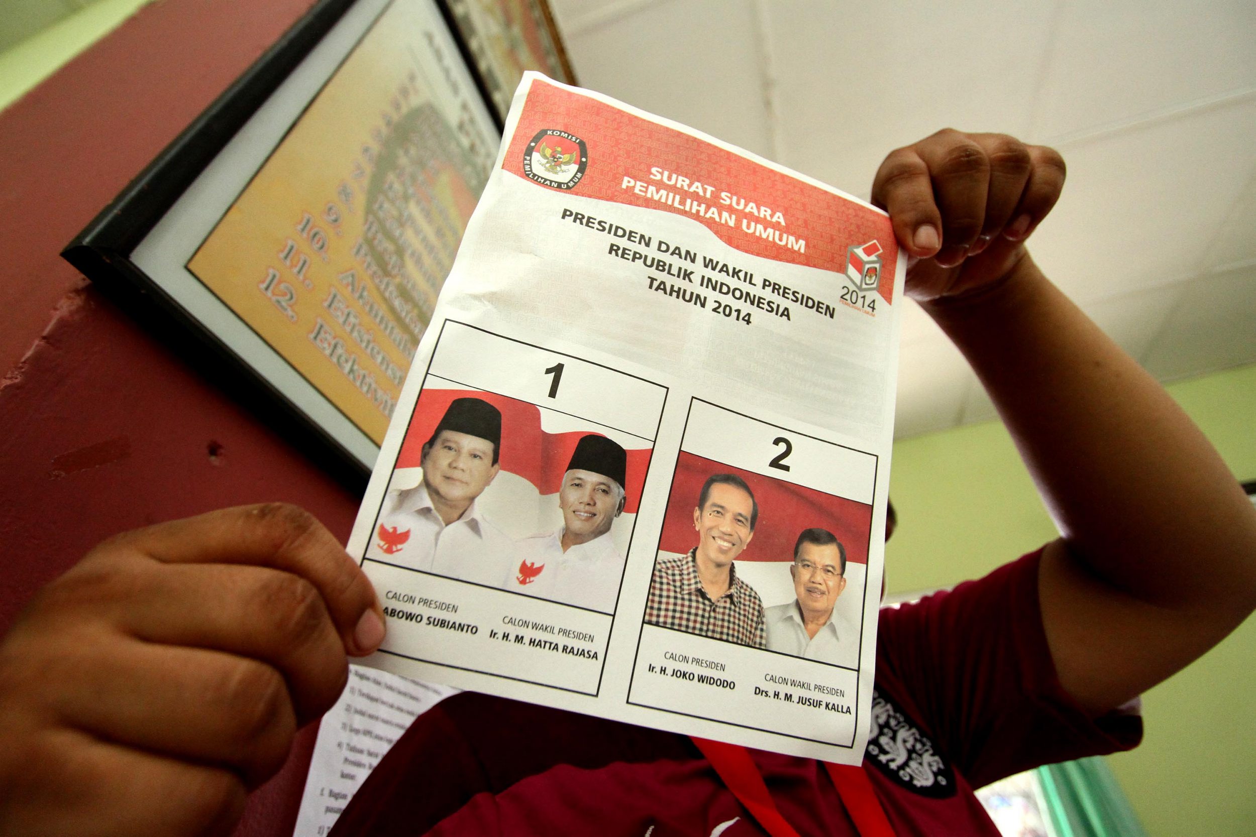 20140627_183244_pelipatan-surat-suara-pilpres-2014.jpg