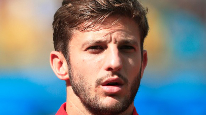 20140628_201236_striker-southampton-adam-lallana.jpg