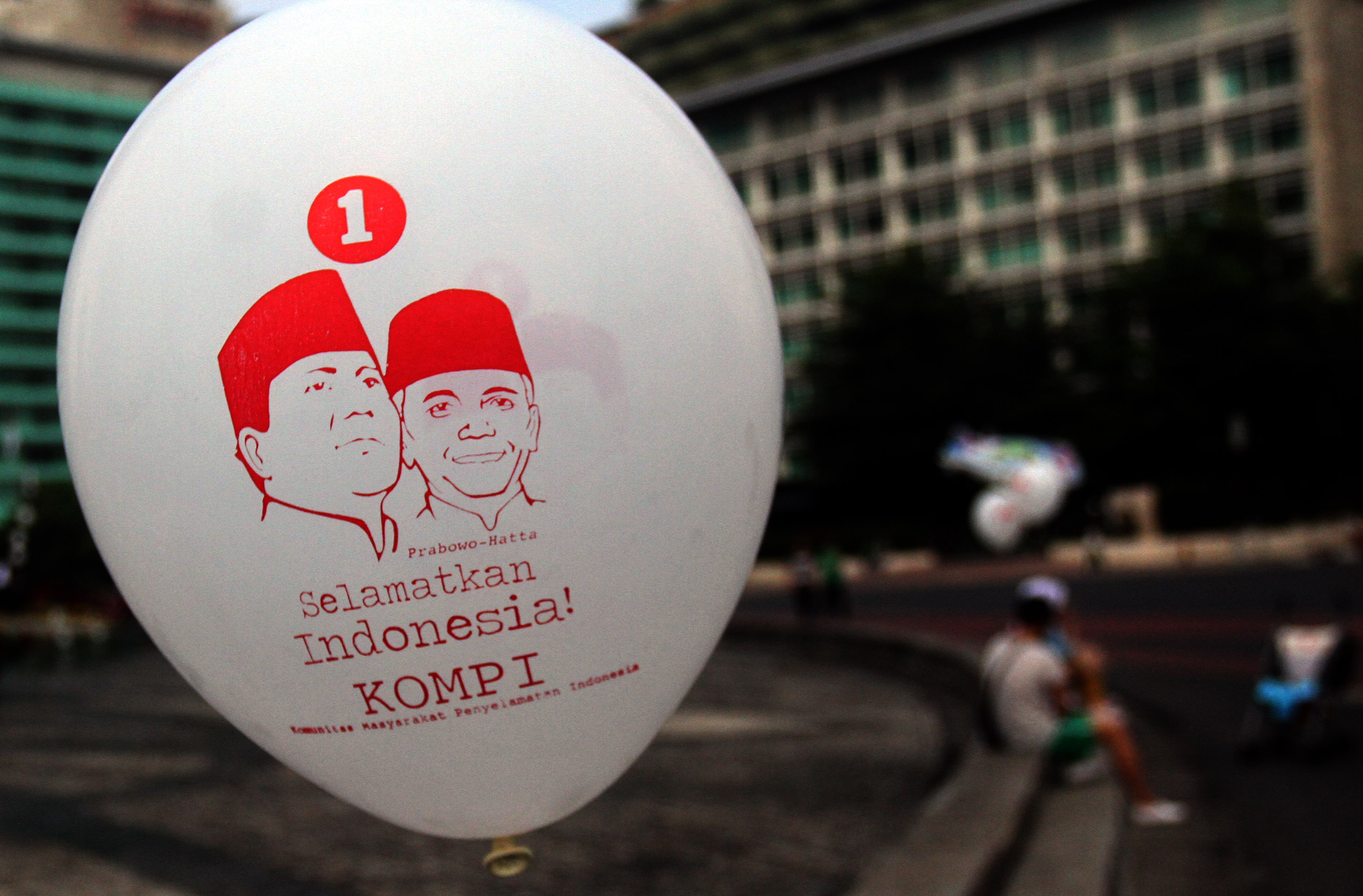 20140629_204013_balon-gas-capres-di-car-free-day.jpg