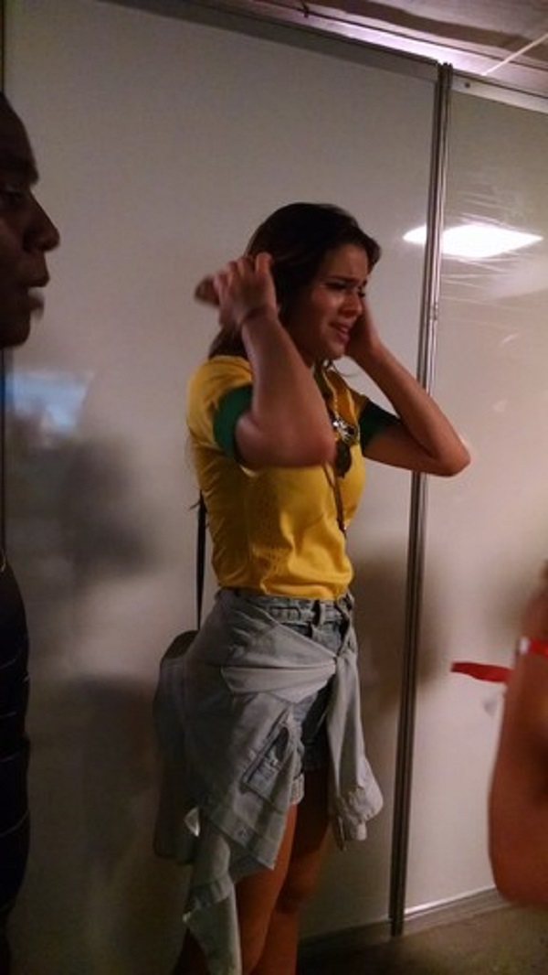 20140706_123853_bruna-marquezine-histeris.jpg