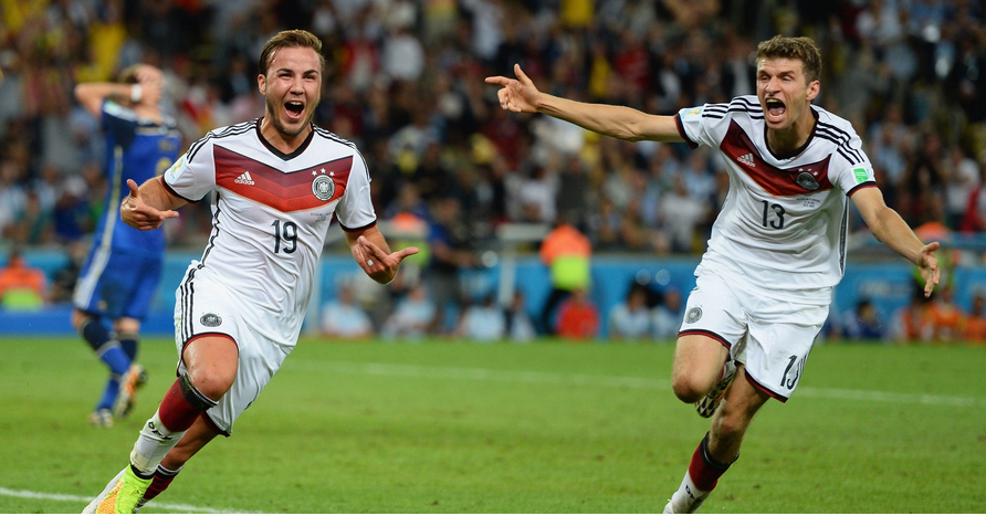 20140714_051159_mario-gotze-thomas-muller-yea.jpg