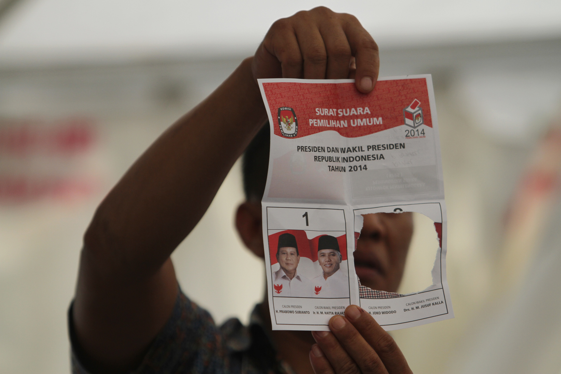 20140715_003956_penghitungan-surat-suara-pilpres-di-pekanbaru.jpg