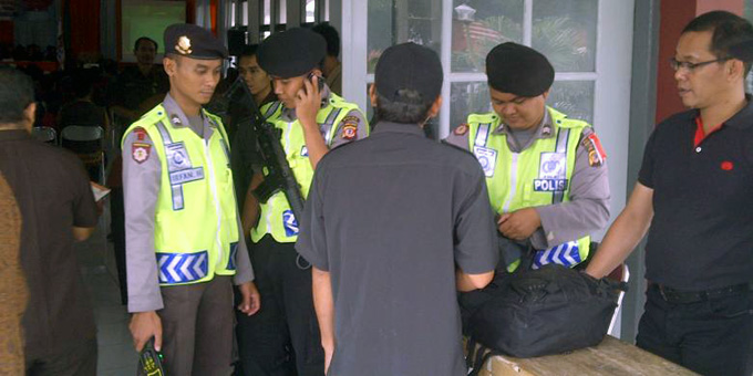 20140716_113414_petugas-di-rapat-pleno-pilpres-kpu-kabupaten-tasikmalaya.jpg