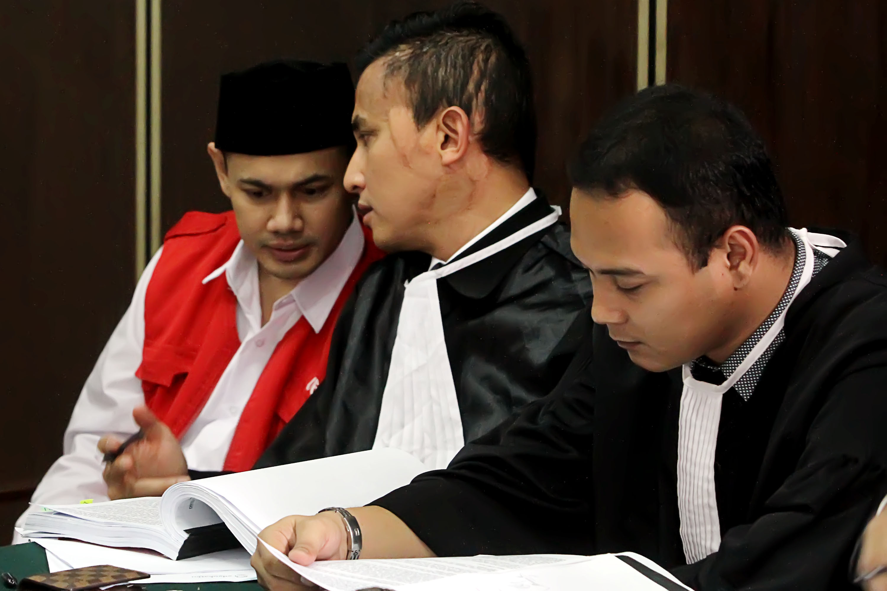 20140716_145555_sidang-perdana-ustad-guntur-bumi-ugb.jpg