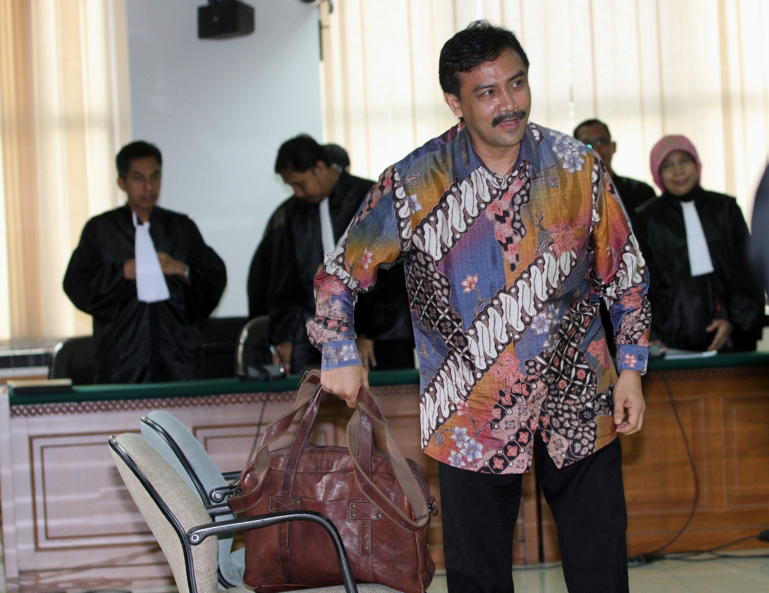 20140718_162351_tersangka-andi-mallarangeng-di-vonis-4-tahun-penjara.jpg