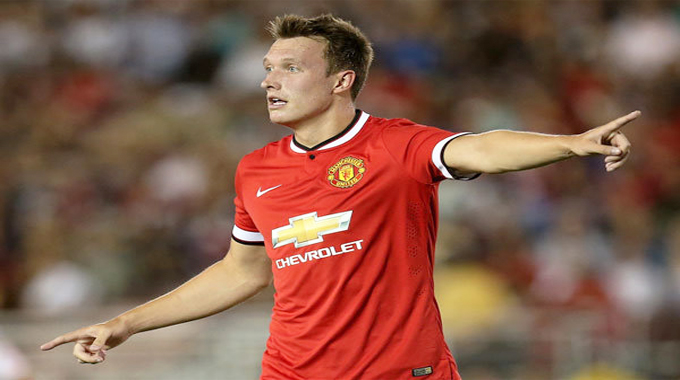 20140725_172822_bek-manchester-united-phil-jones.jpg