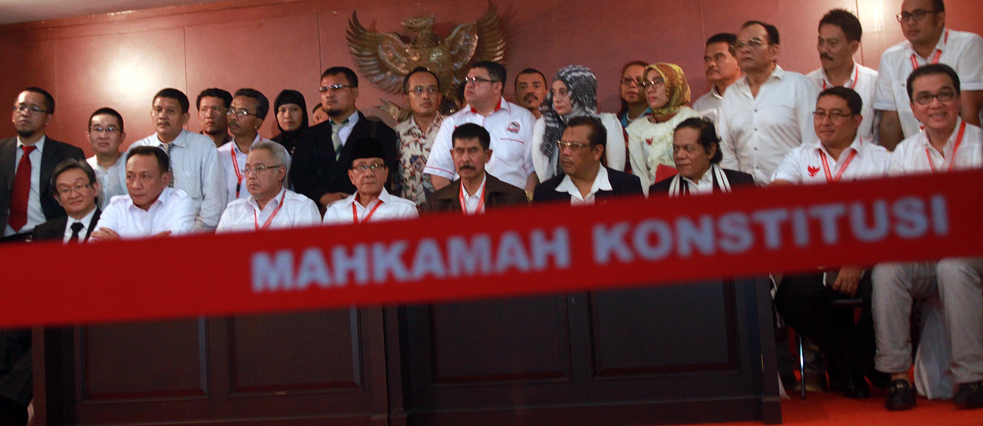 20140726_005027_prabowo-ajukan-gugatan-ke-mk.jpg