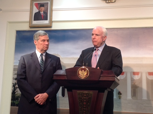 Senator AS McCain Dukung Genjatan Senjata Israel-Palestina