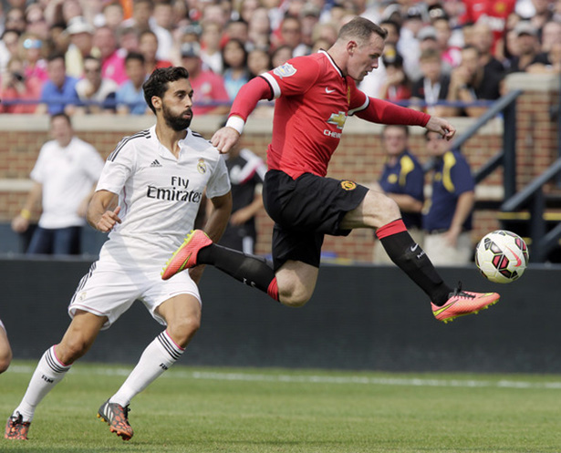 20140812_163724_alvaro-arbeloa-dan-wayne-rooney.jpg