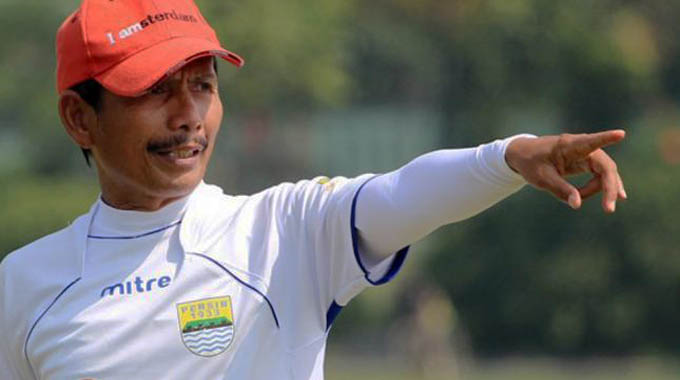 20140814_131003_pelatih-persib-bandung-djadjang-nurdjaman-2.jpg