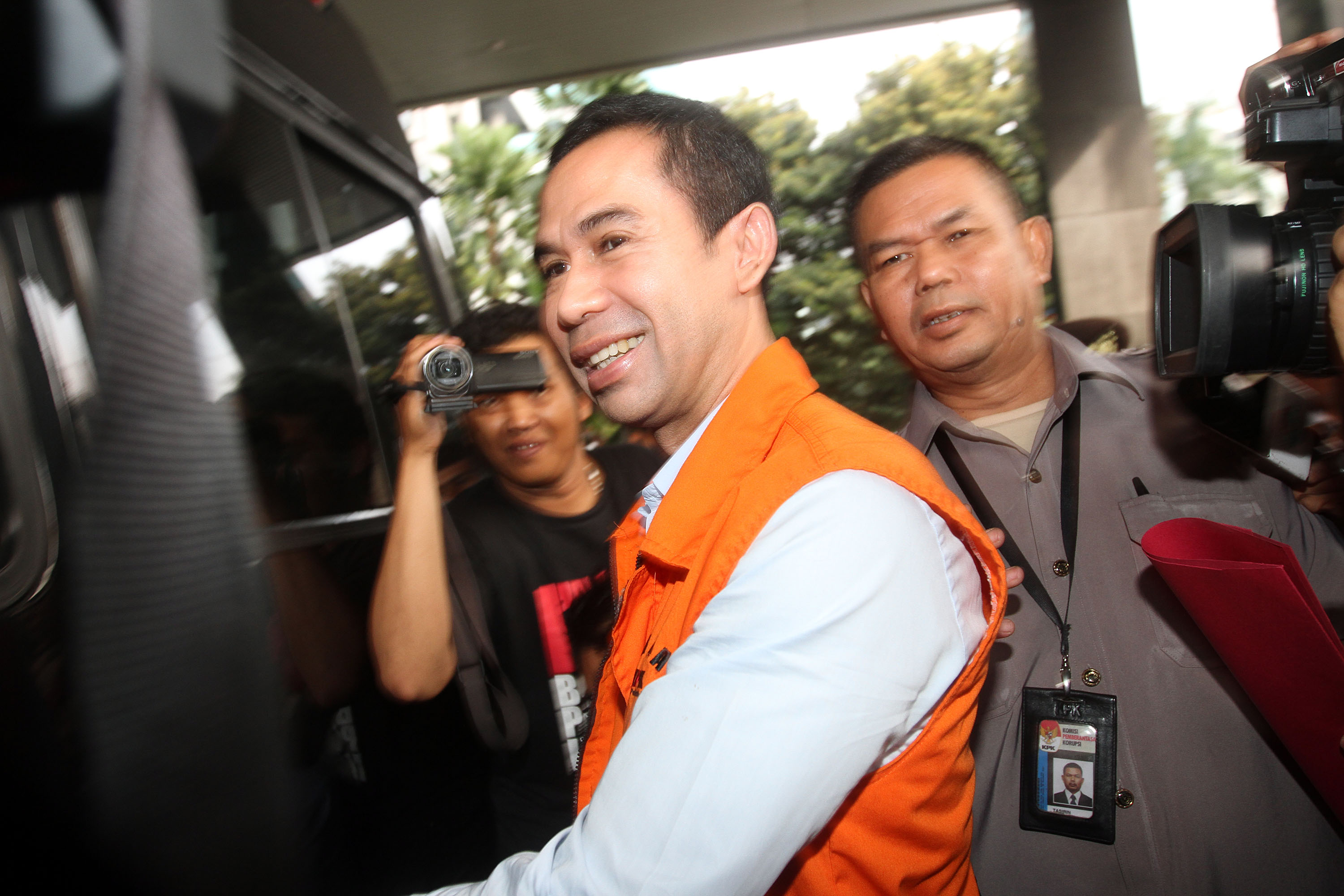 20140819_195153_wawan-kembali-diperiksa.jpg