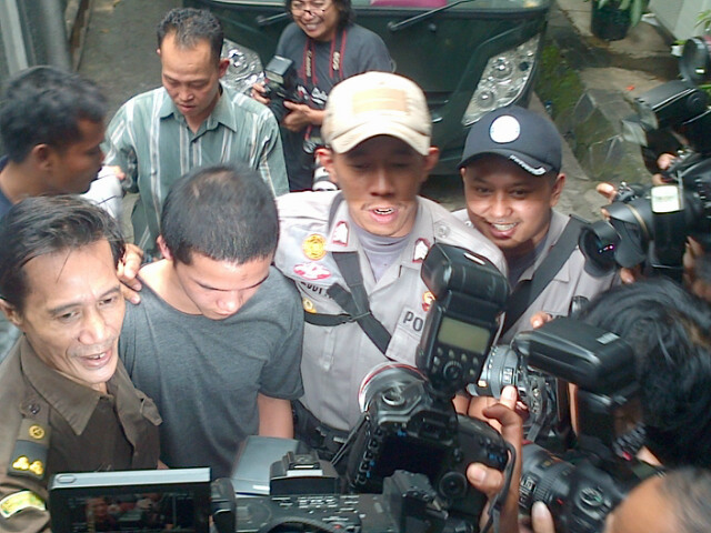 20140826_140713_20140826_agun_terdakwa-kekerasan-jis.jpg